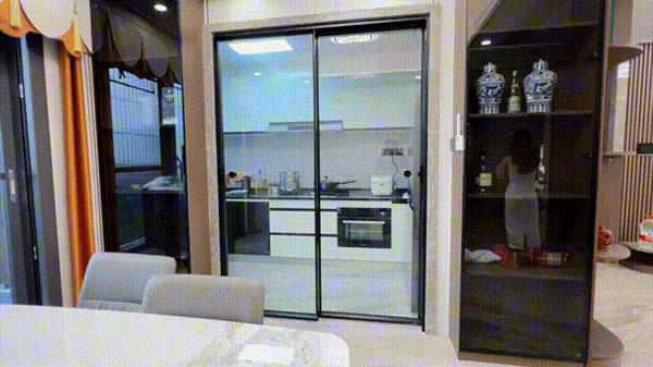 伊盾门窗·实景案例丨新家坚持装落地窗，完工后邻居惊呆了！